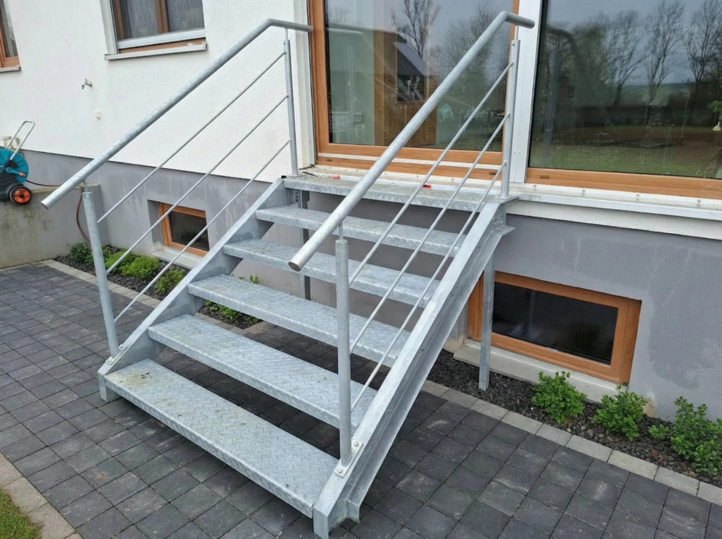 Montage von Geländern und Treppen